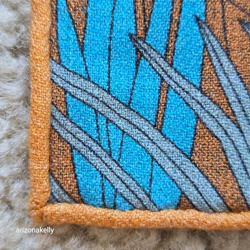 Wool/Silk Scarf With Hand-Rolled Edges Animal Nature Print - Picture 11 of 11